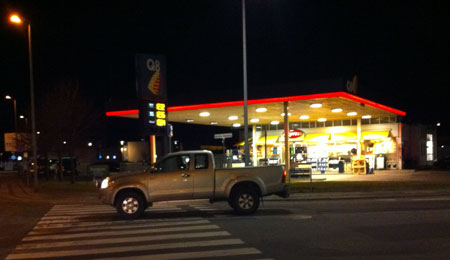 To anholdt for muligt r�veri p� Q8 i R�nne