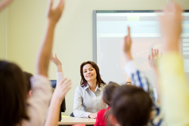 Skoler vil undervise f�rre timer