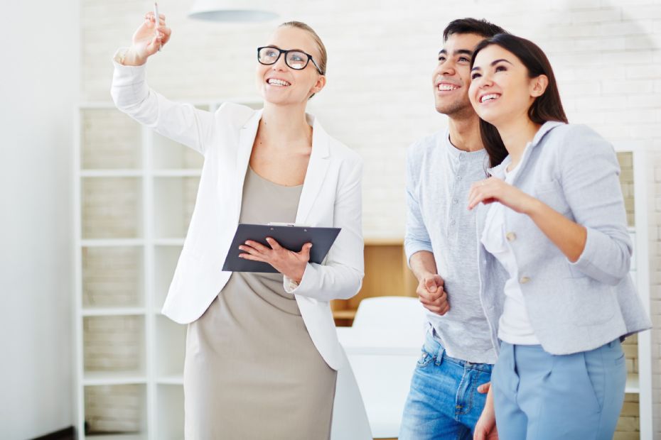 Unge k�ber huse i stor stil p� Bornholm