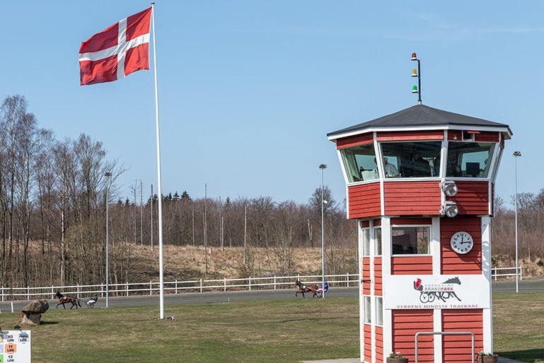 Travbanen �bnes for 2.000 i n�ste m�ned