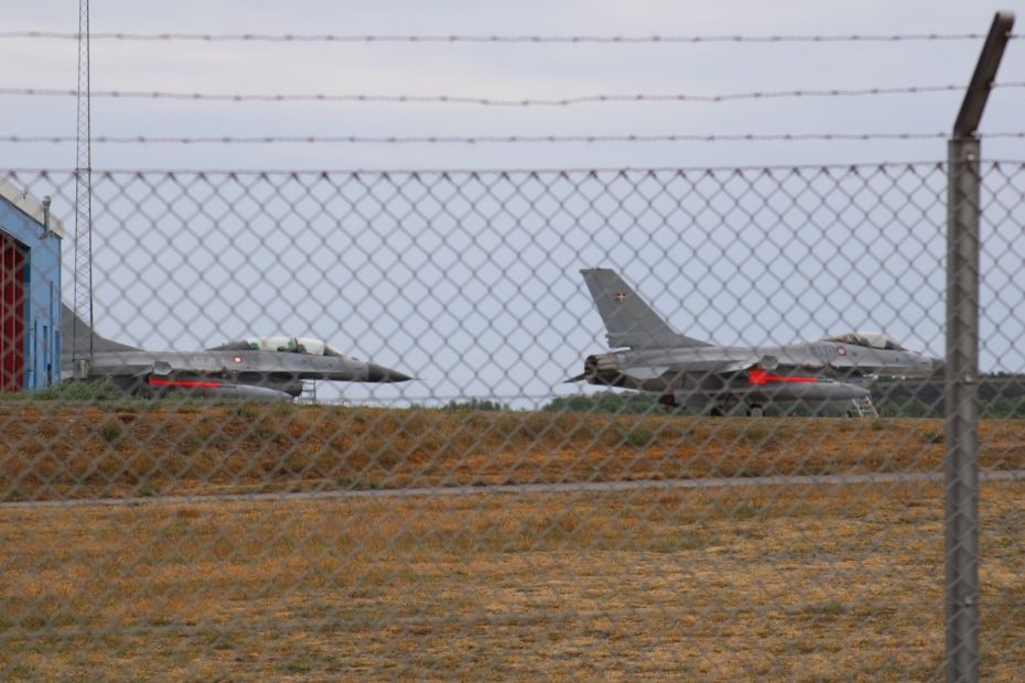 Forsvaret udstationerer kampfly p� Bornholm