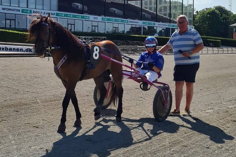 Ponypiger med i alle l�b p� Lunden