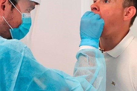 Covid-19: Otte smittede p� en uge