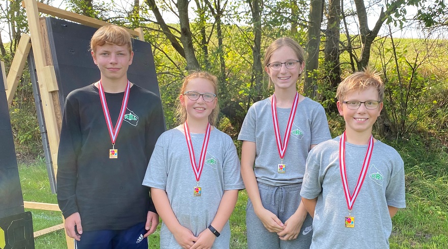 Unge bueskytter hjem med medaljer
