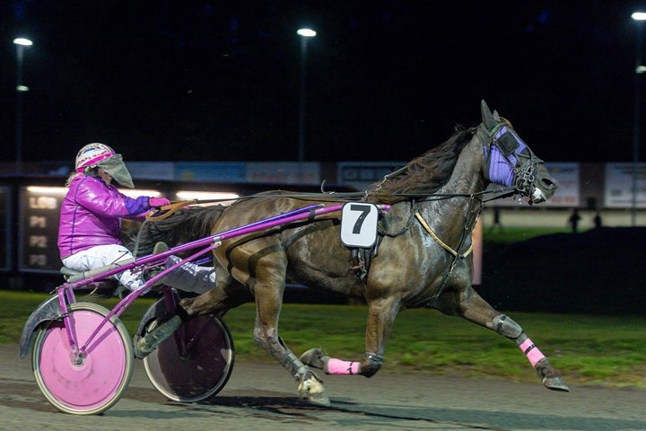 K�mpe p� travbanen har forladt jorden