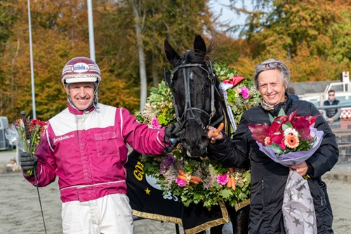 Publikum siger farvel til vinderhest