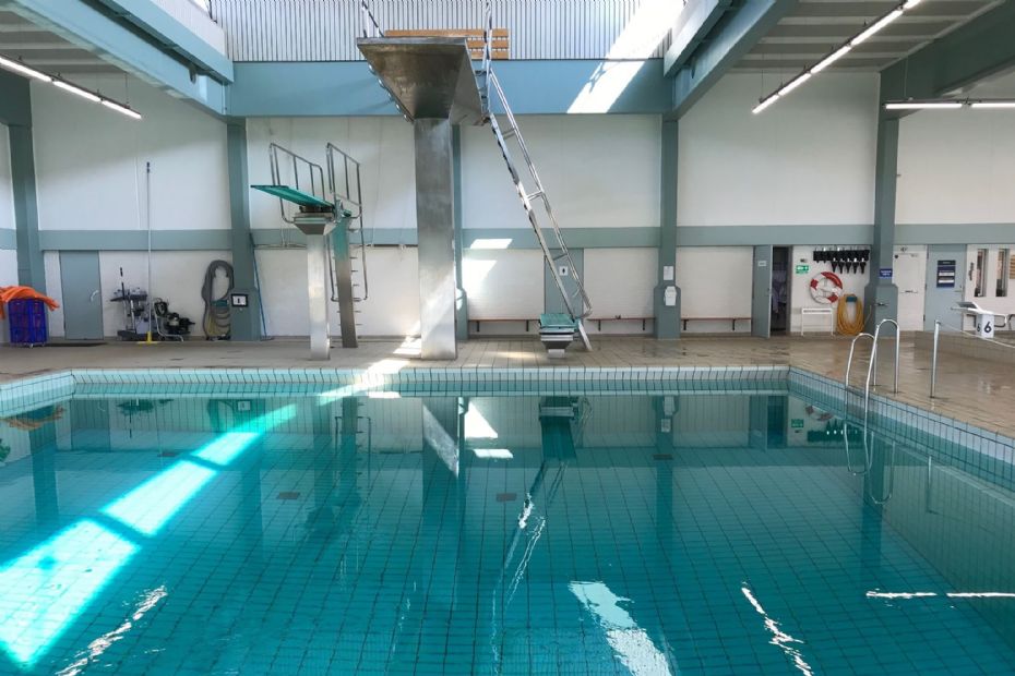 R�nne Sv�mmehal er lukningstruet