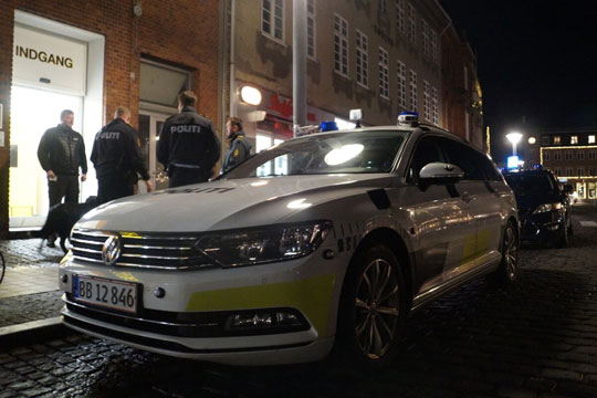 Aggressiv mand smidt ud fra v�rtshus