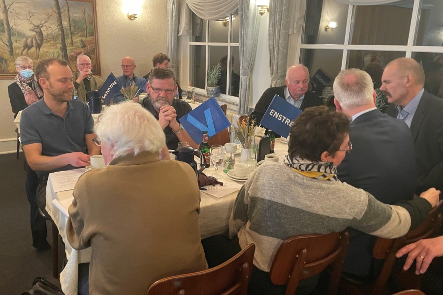 Venstre ovre dr�ner kassen i lokalforening