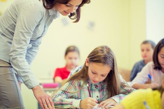 Foresl�r at begr�nse det frie skolevalg