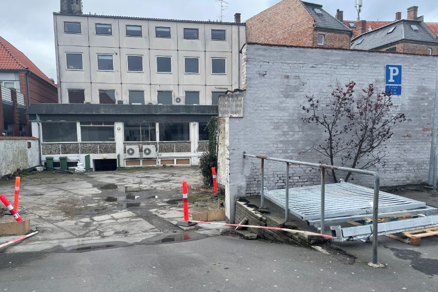 Ny port efter brand i butiksk�lder