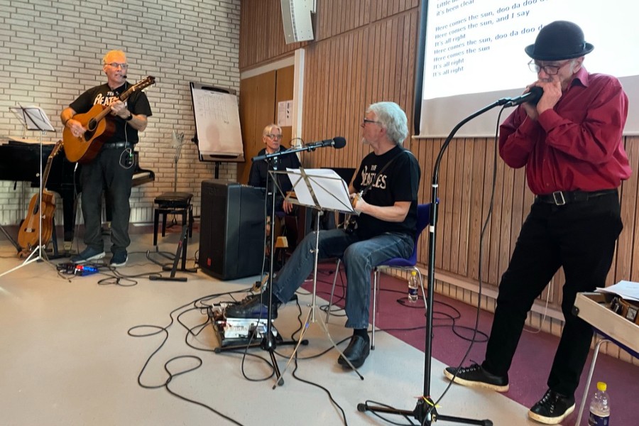 Folk str�mmede til Beatles-koncert