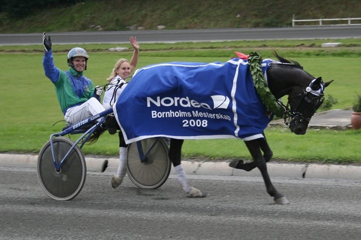 BM-vinder fylder rundt i dag