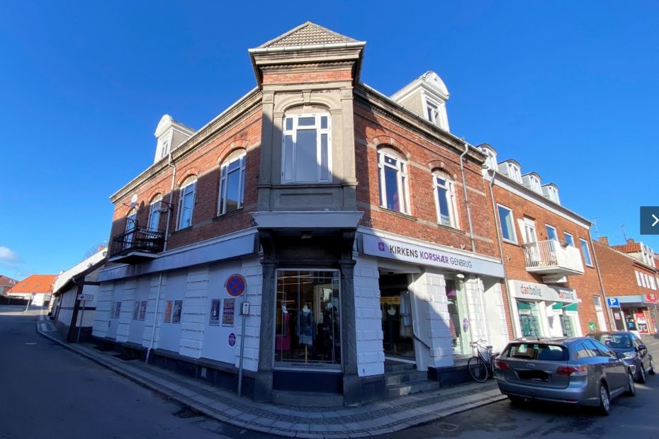 Markant ejendom i Nex� sat til salg