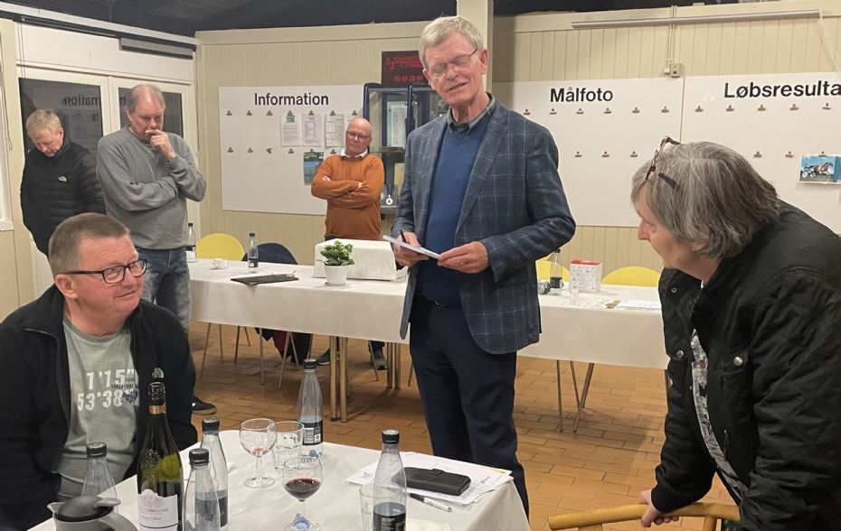 Egon Jensen tilbage som travformand