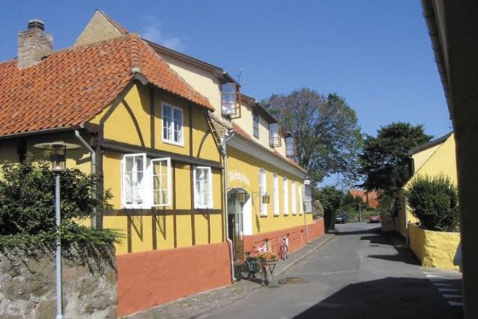 Nye ejere af Klosterg�rden i Allinge