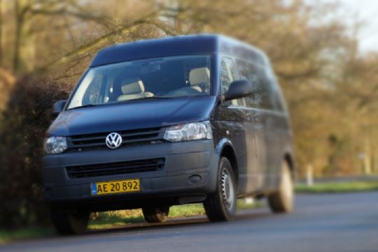 Politiet skrev fartb�der til 16 bilister