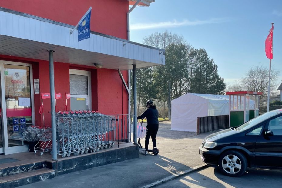 Vestermarie har f�et et fast markedstelt