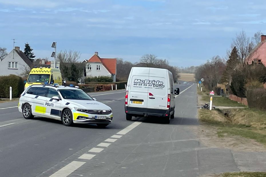 Trafikuheld med bil og cykel i Aakirkeby