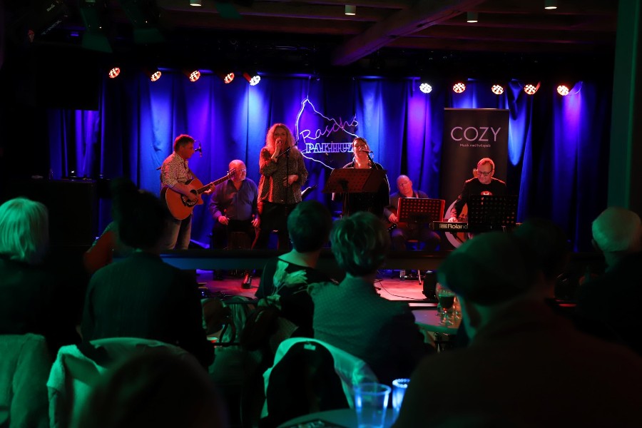 En Cozy aften i Raschs Pakhuz