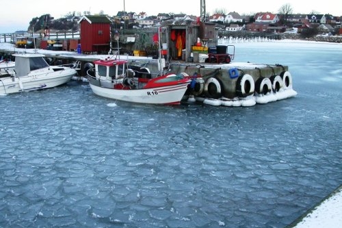 Vinteren er h�rd ved b�dene i Arnager