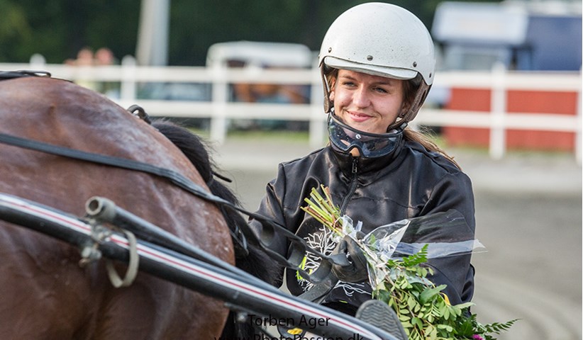 Laura Pedersen i l�b uden totalisatorspil