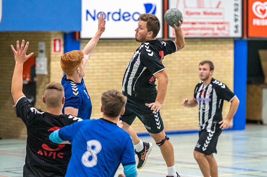 Sk�bneopg�r i R�nnehallen