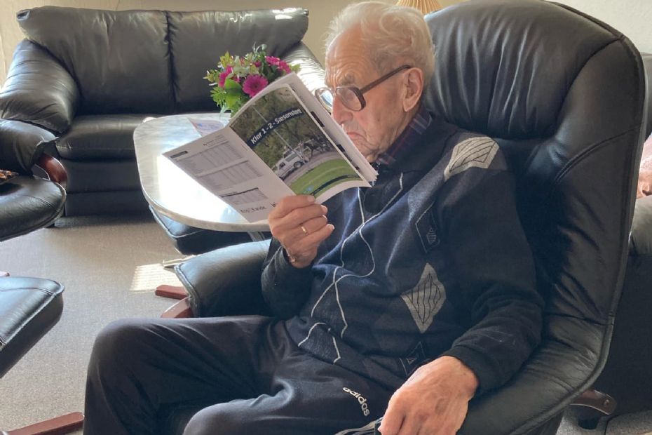 103-�rig gl�der sig til travl�bene starter