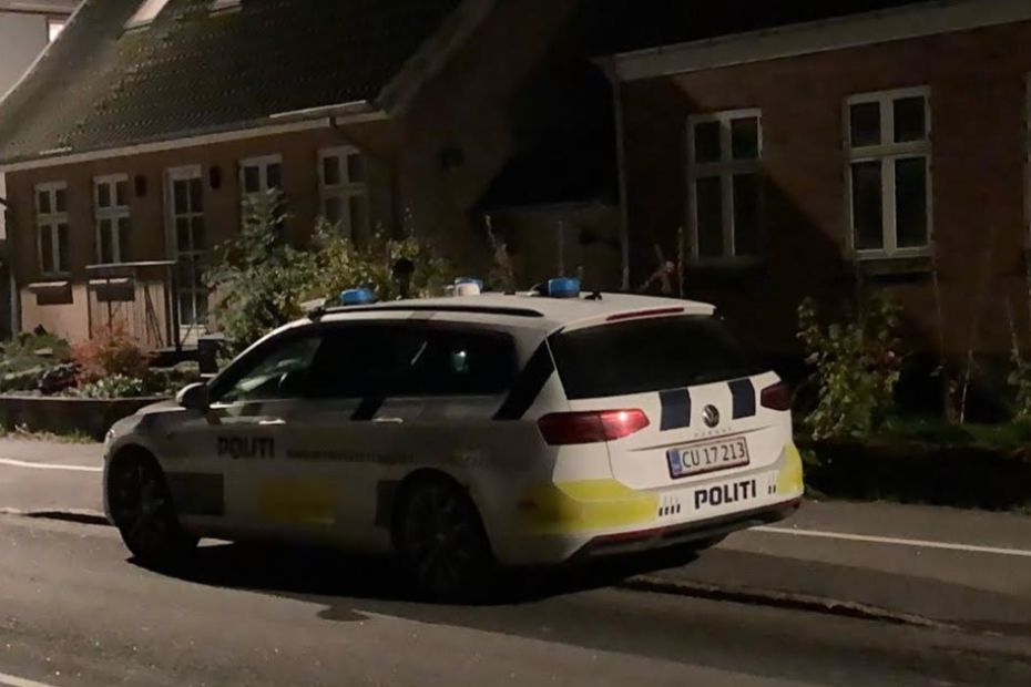 Par tiltalt for at skjule efterlyst drabsmand