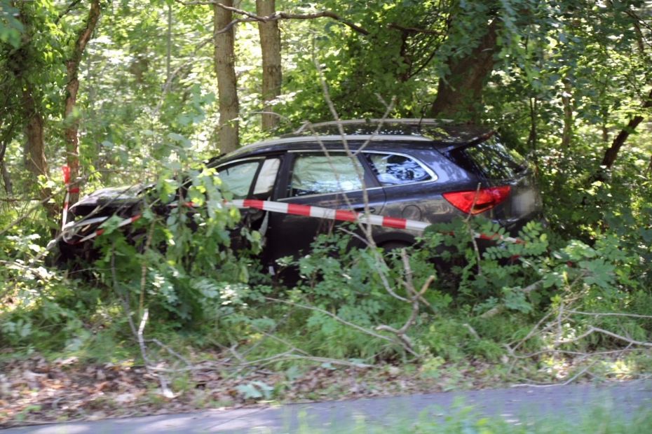 Fire p� hospitalet efter trafikuheld ved lufthavnen