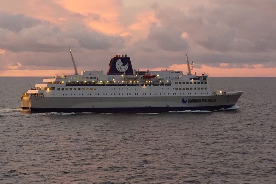 Natf�rgen fra K�ge flere timer forsinket