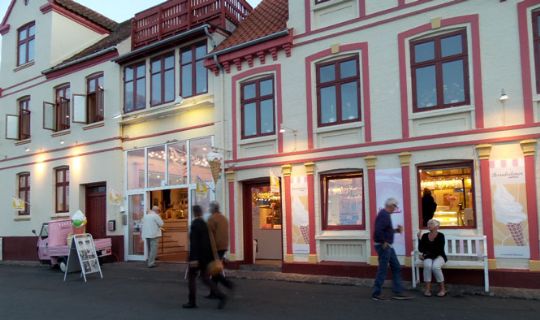 Gudhjem Is ApS doblede overskud