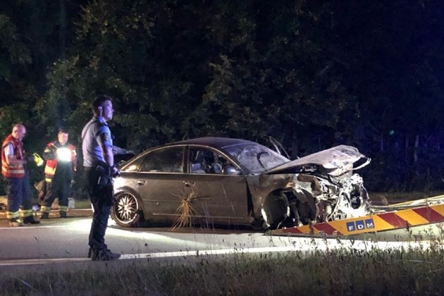 32-�rig mand i f�ngsel efter voldsom trafikulykke