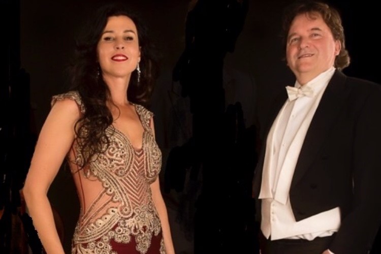 Cecilia Lindwall p� scenen i Svanekegaarden