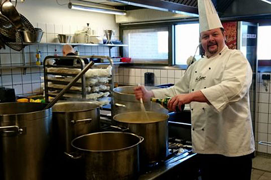 Tilbyder nyt�rsmenuer til enlige p� Bornholm