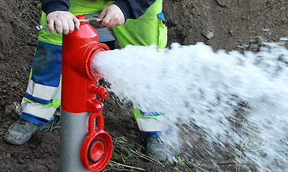 Afpr�vning af brandhaner i R�nne