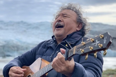 Rasmus Lyberth giver solokoncert i Musikhuzet