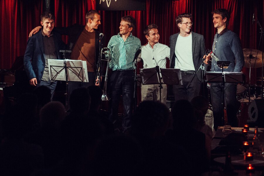 Unge talenter g�ster Svaneke