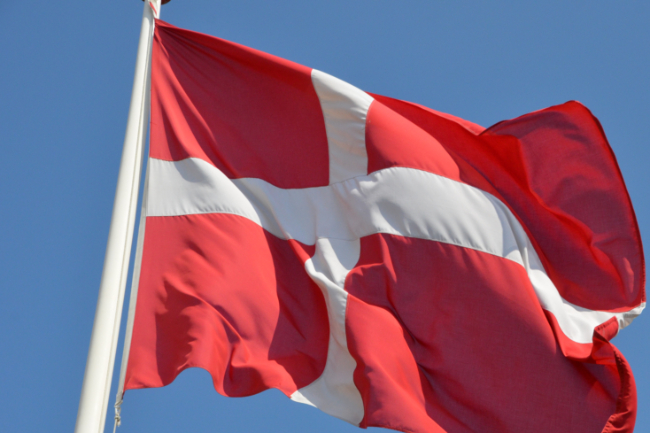 Vi flager dobbelt 15. juni