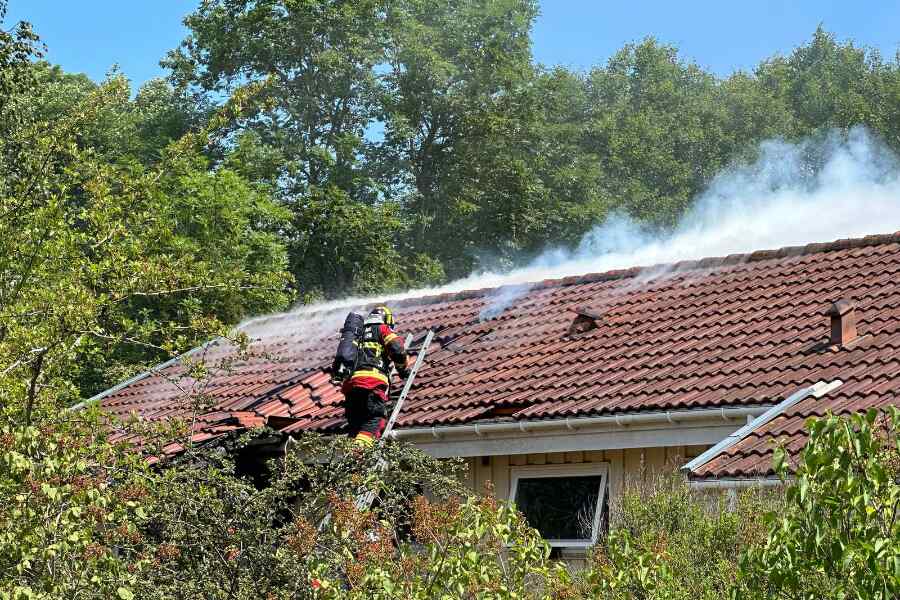 Politiet unders�ger brand i sommerhus