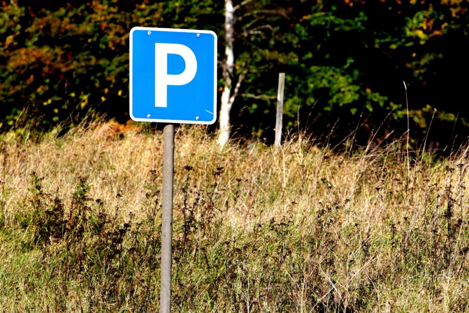 Sommerparkering i Sandvig er �ben