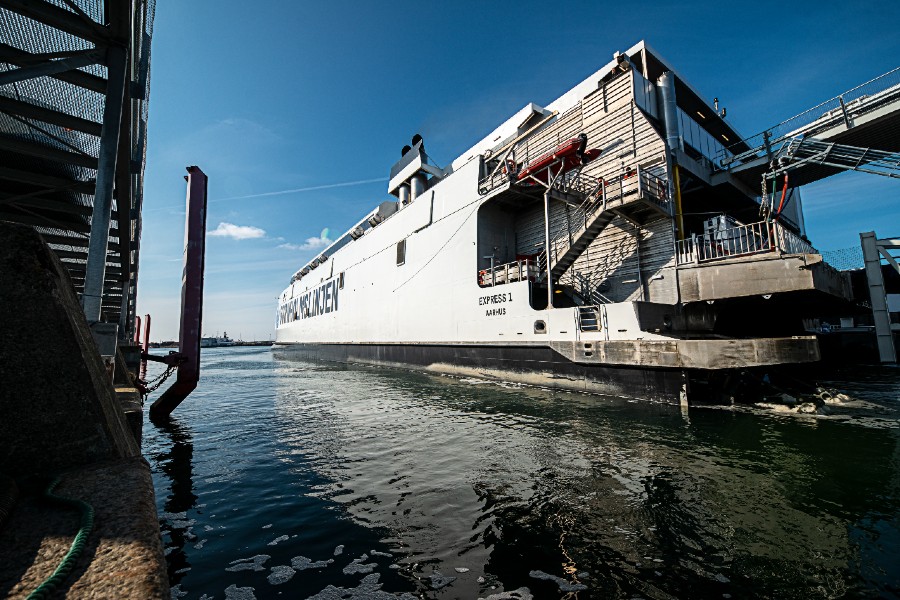 Landstr�m til Express 1 forsinkes