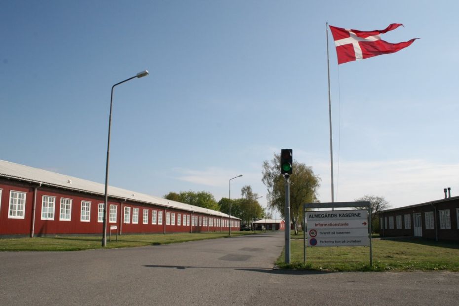 19-�rig udeblev fra session