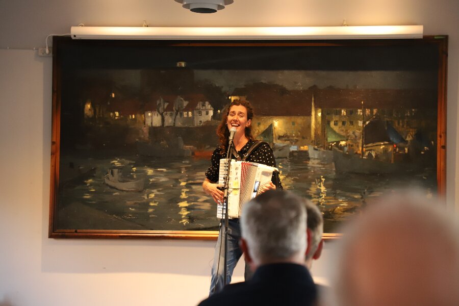 Folkemusik p� M�nen