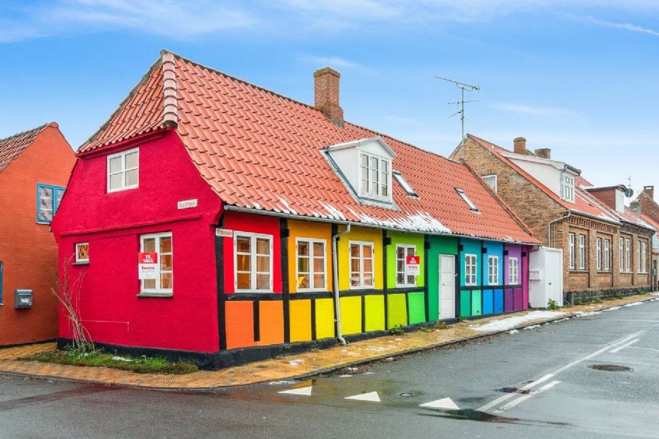 Regnbuehuset i R�nne udbudt til salg