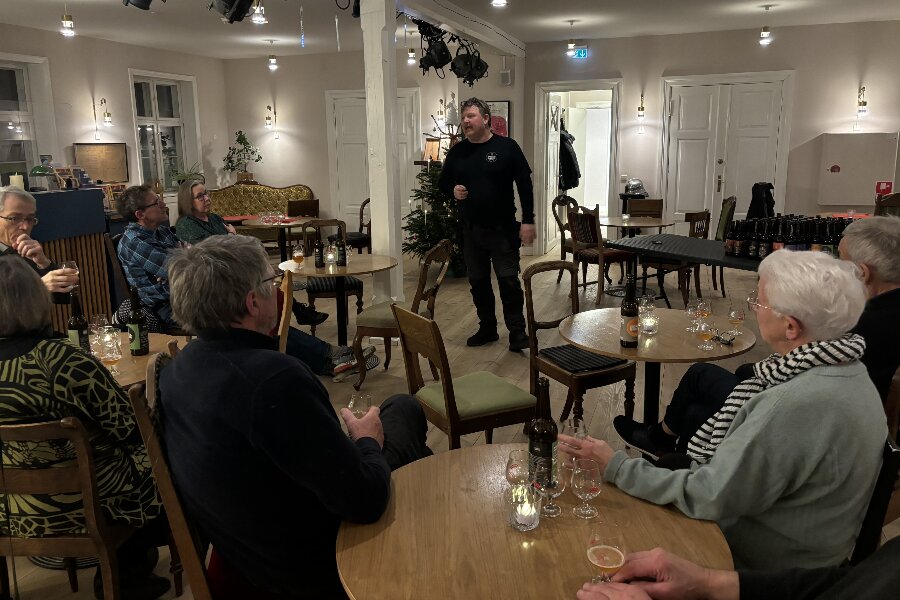 Teatervenner testede ny jule�l fra Small Batch