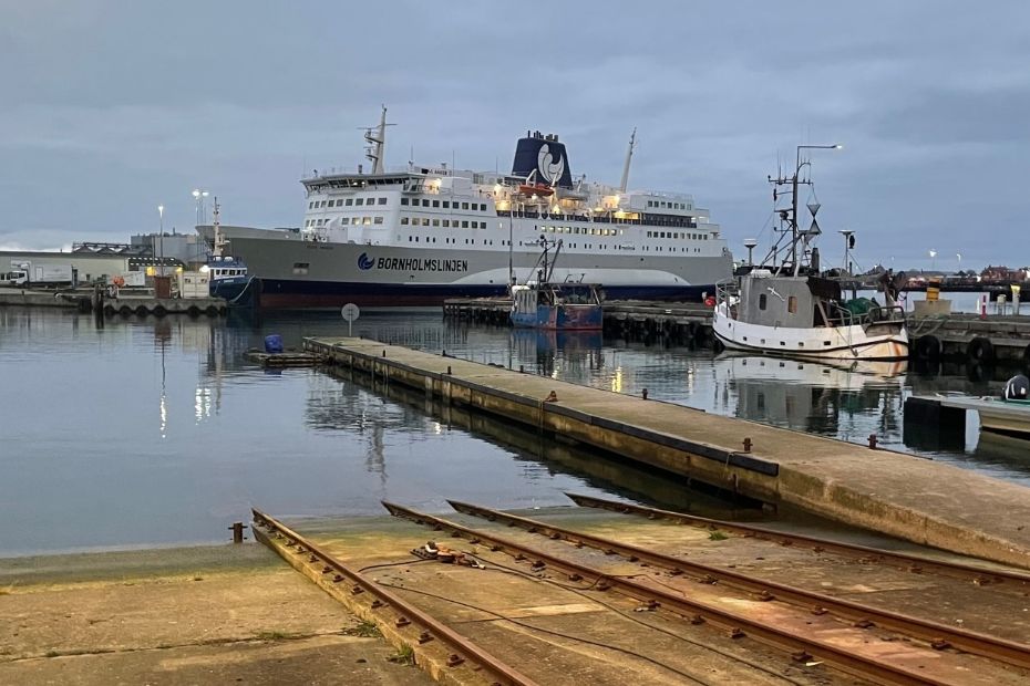 Foresl�r M/F Povl Anker som ekstra godsf�rge