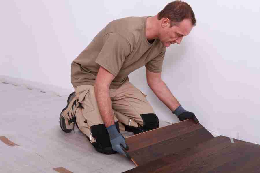 Gulvfirma tjente betragteligt mindre