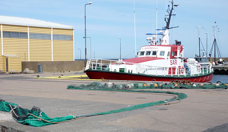 Motorb�d i n�d ved Gudhjem Havn