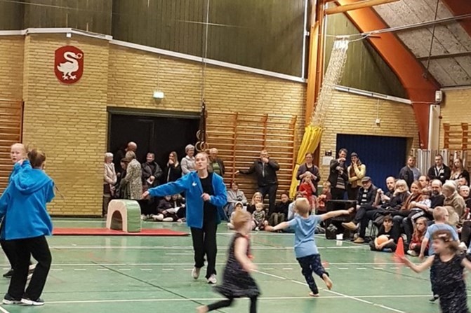 Svaneke Hallen risikerer lukning i sparetiltag